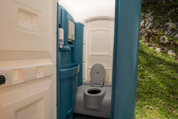 Best Portable bathroom rental  in George, IA